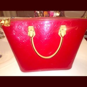 Amazing Louis Vuitton authentic!